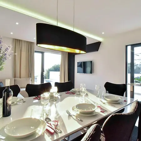 Stunning In With Wifi